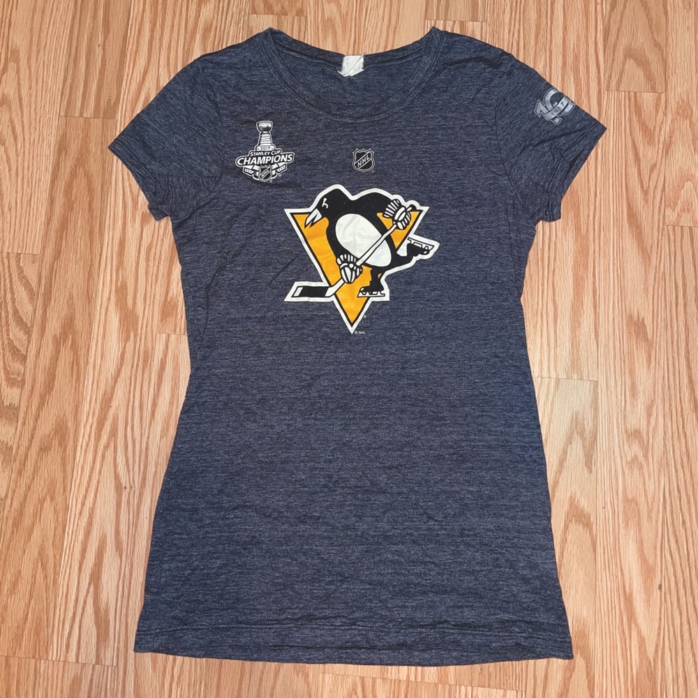 Gray Pittsburgh Penguins Top - Small